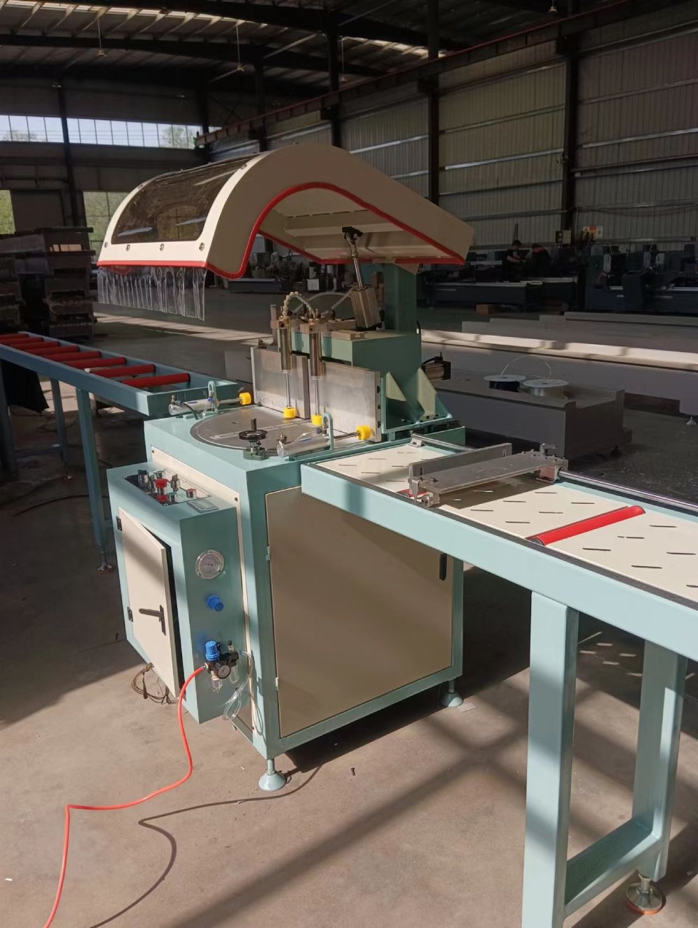 مرکز دستگاه برش CNC درب و پنجره آلیاژ آلومینیوم