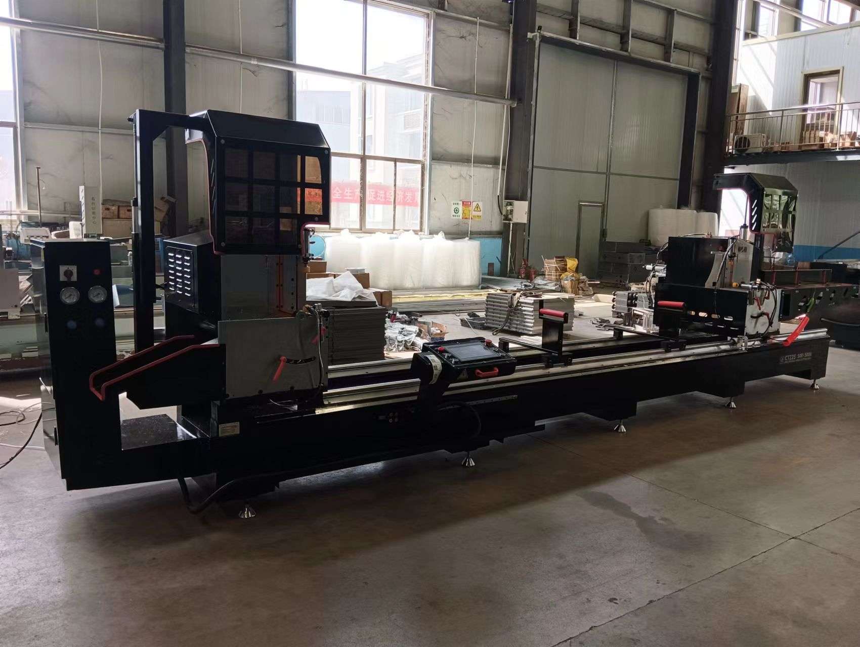 LJZ2-CNC-550 Doppelkopf-Säge