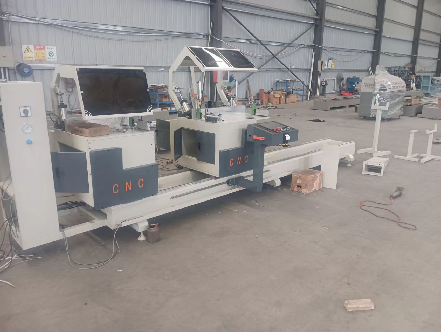 LJZ2-CNC-550 Doppelkopf-Säge