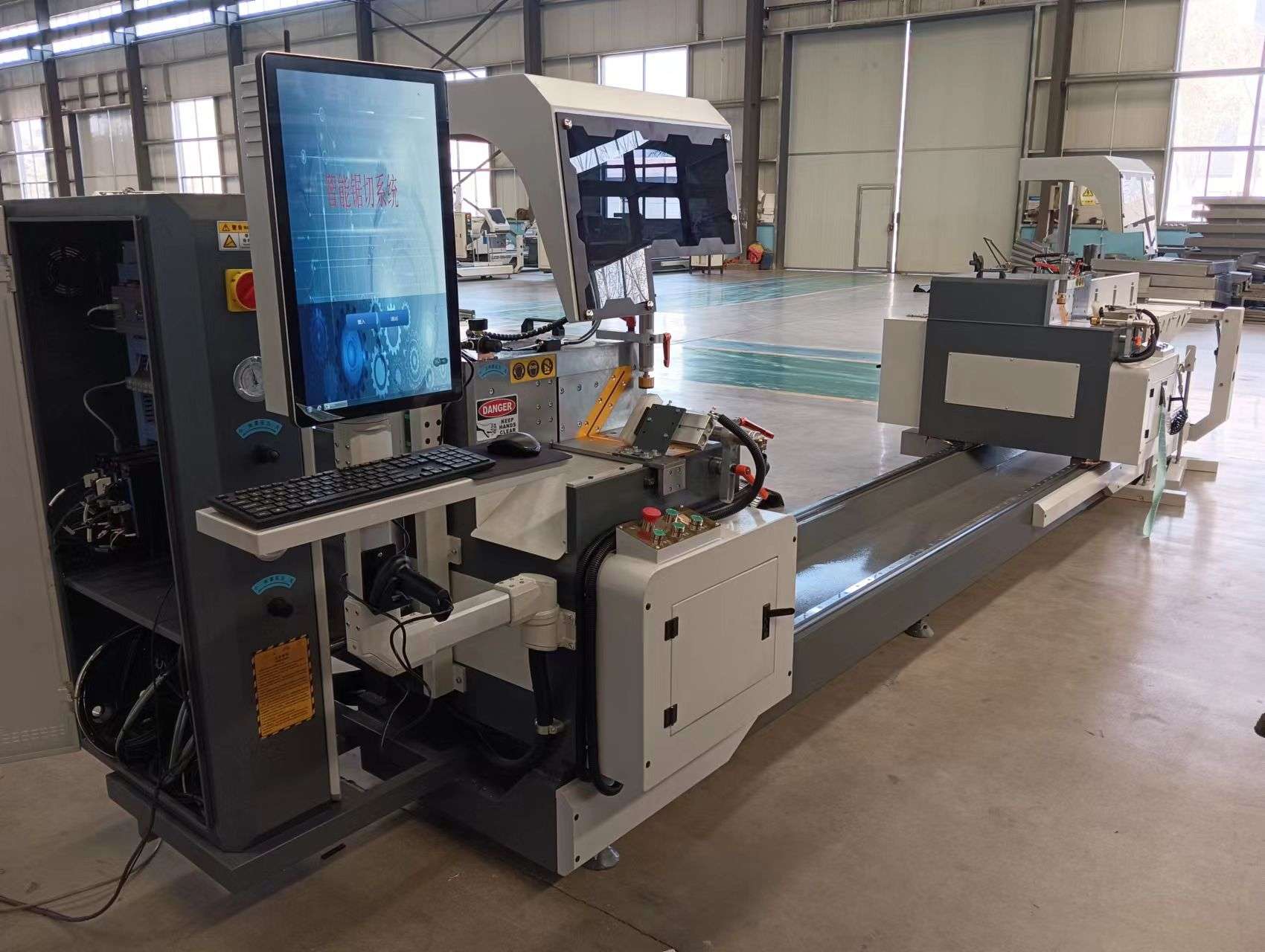 LJZ2-CNC-550 Doppelkopf-Säge