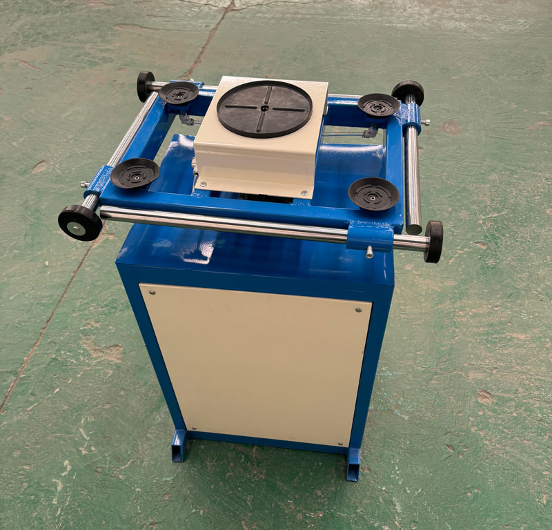 A máquina horizontal da extrusora do revestimento do vedador girou a tabela de espalhamento do vedador